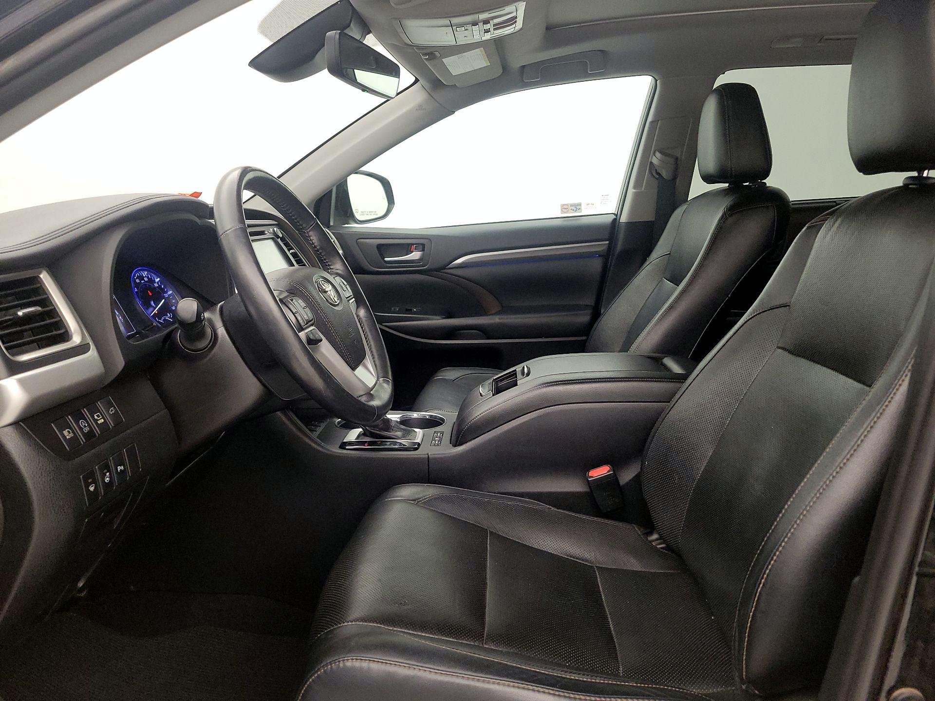 Thumbnail: 2019 Toyota Highlander - 11