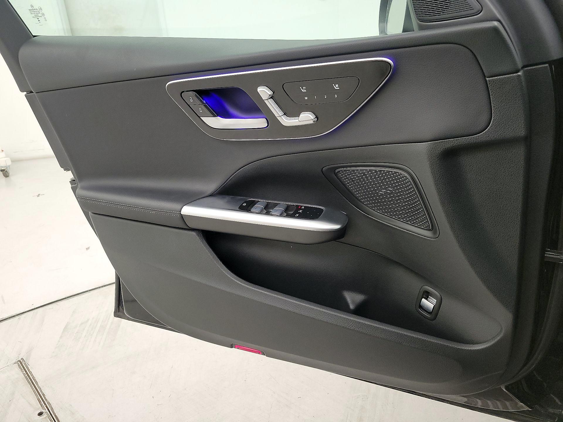 Thumbnail: 2025 Mercedes-Benz C-Class - 12