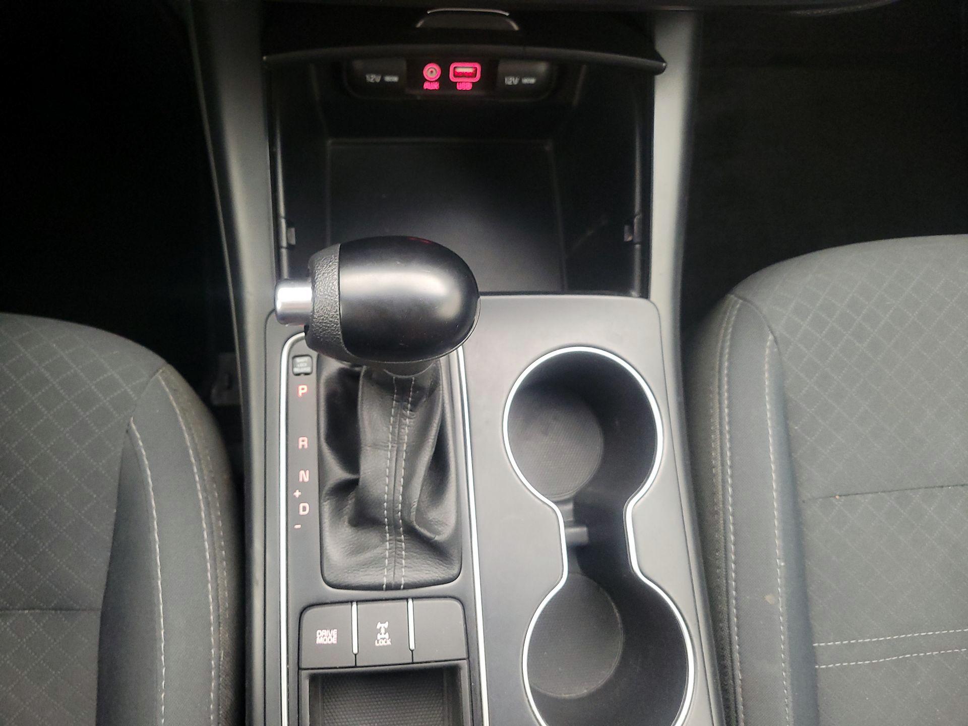 Thumbnail: 2018 Kia Sorento - 17