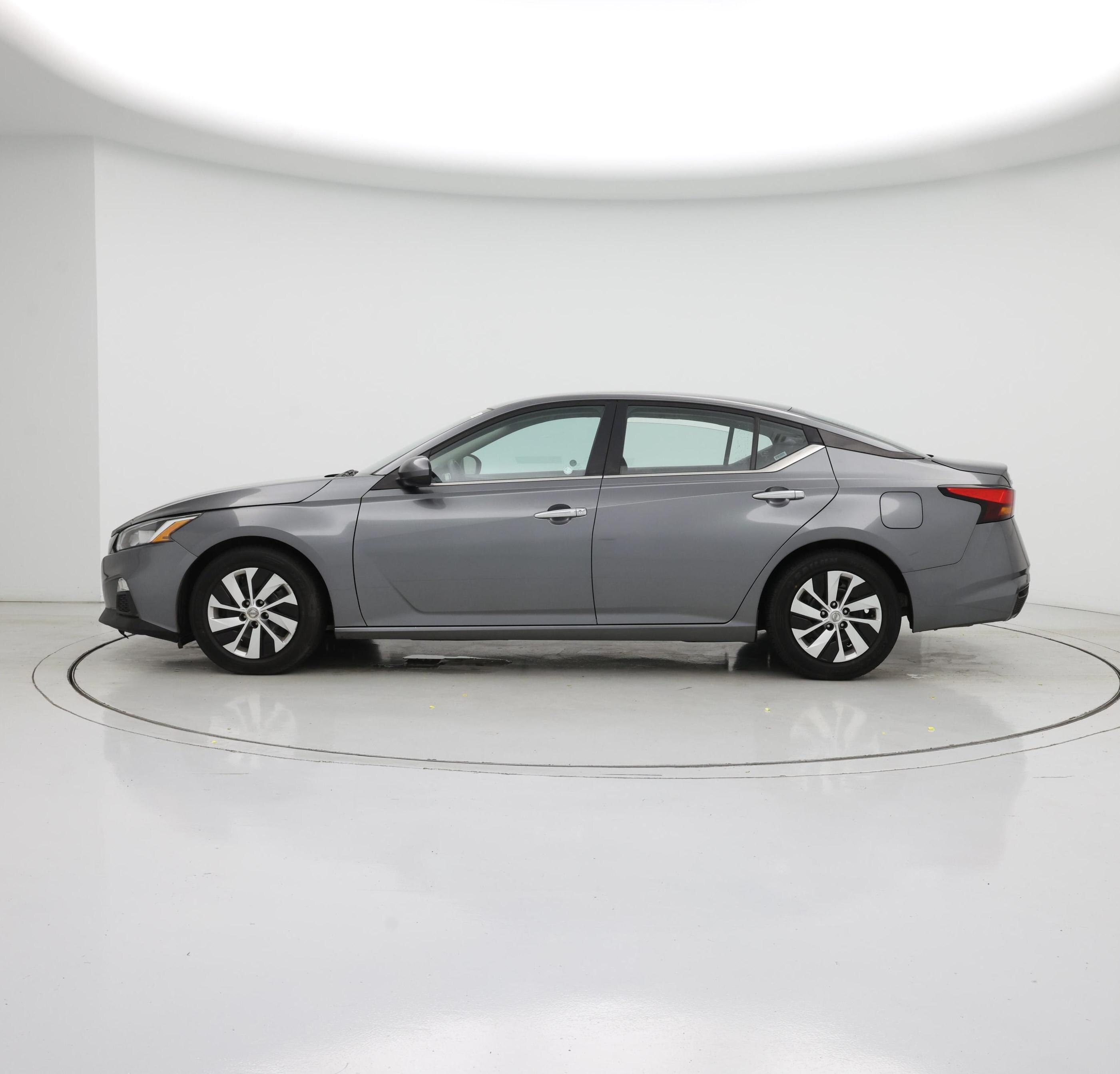 Thumbnail: 2021 Nissan Altima - 3