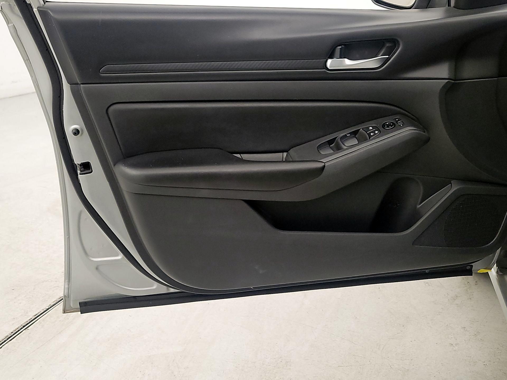 Thumbnail: 2021 Nissan Altima - 12