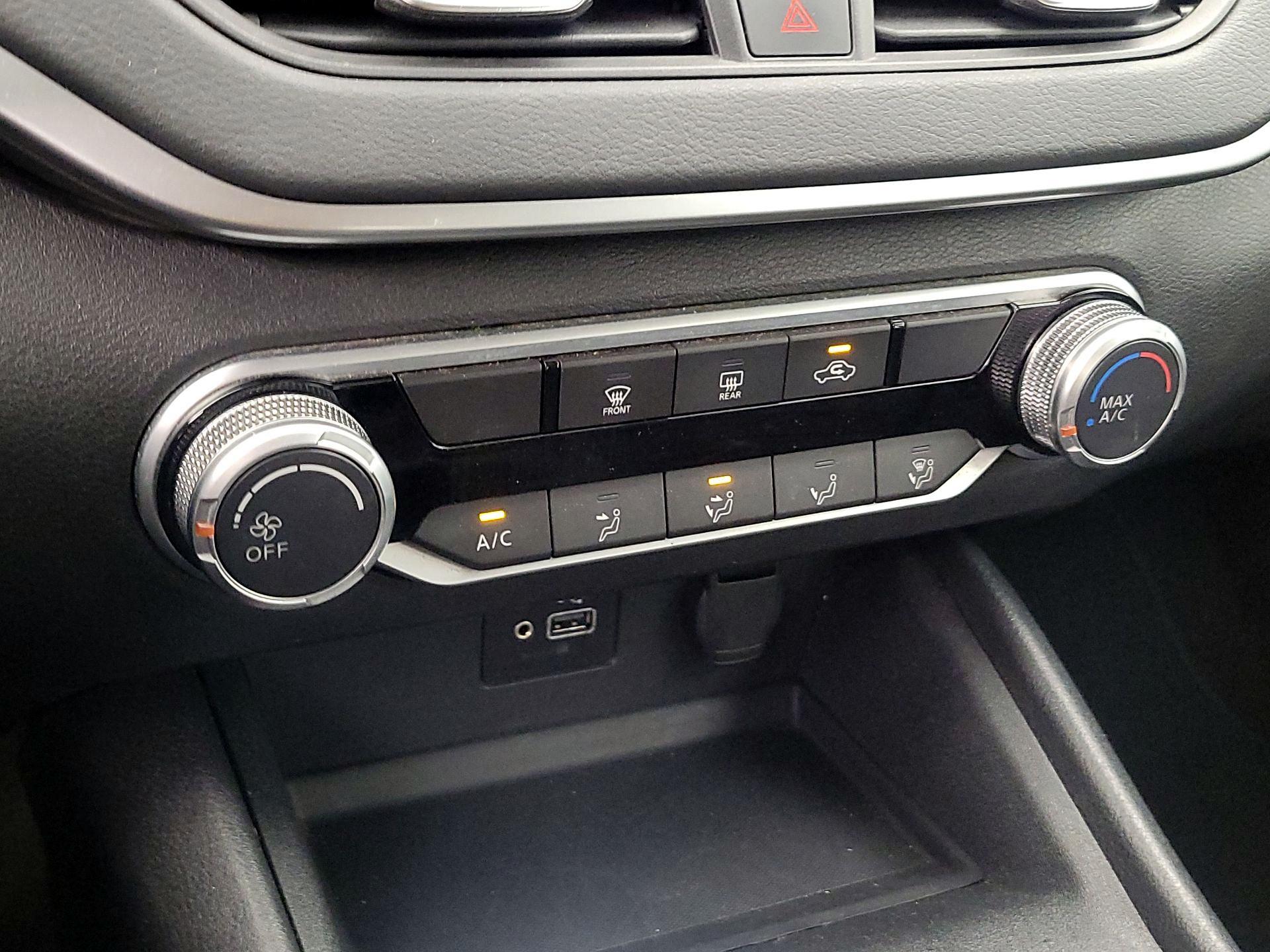 Thumbnail: 2021 Nissan Altima - 16