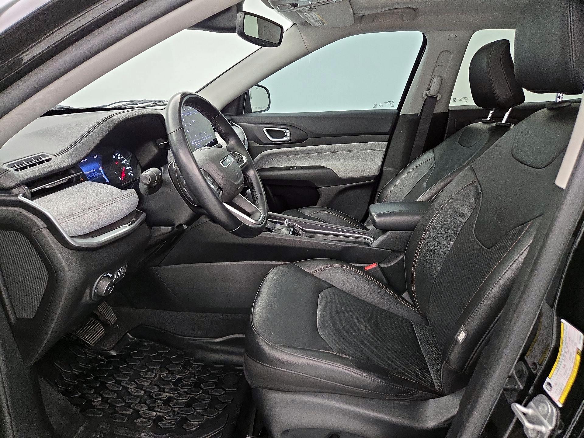 Thumbnail: 2022 Jeep Compass - 11