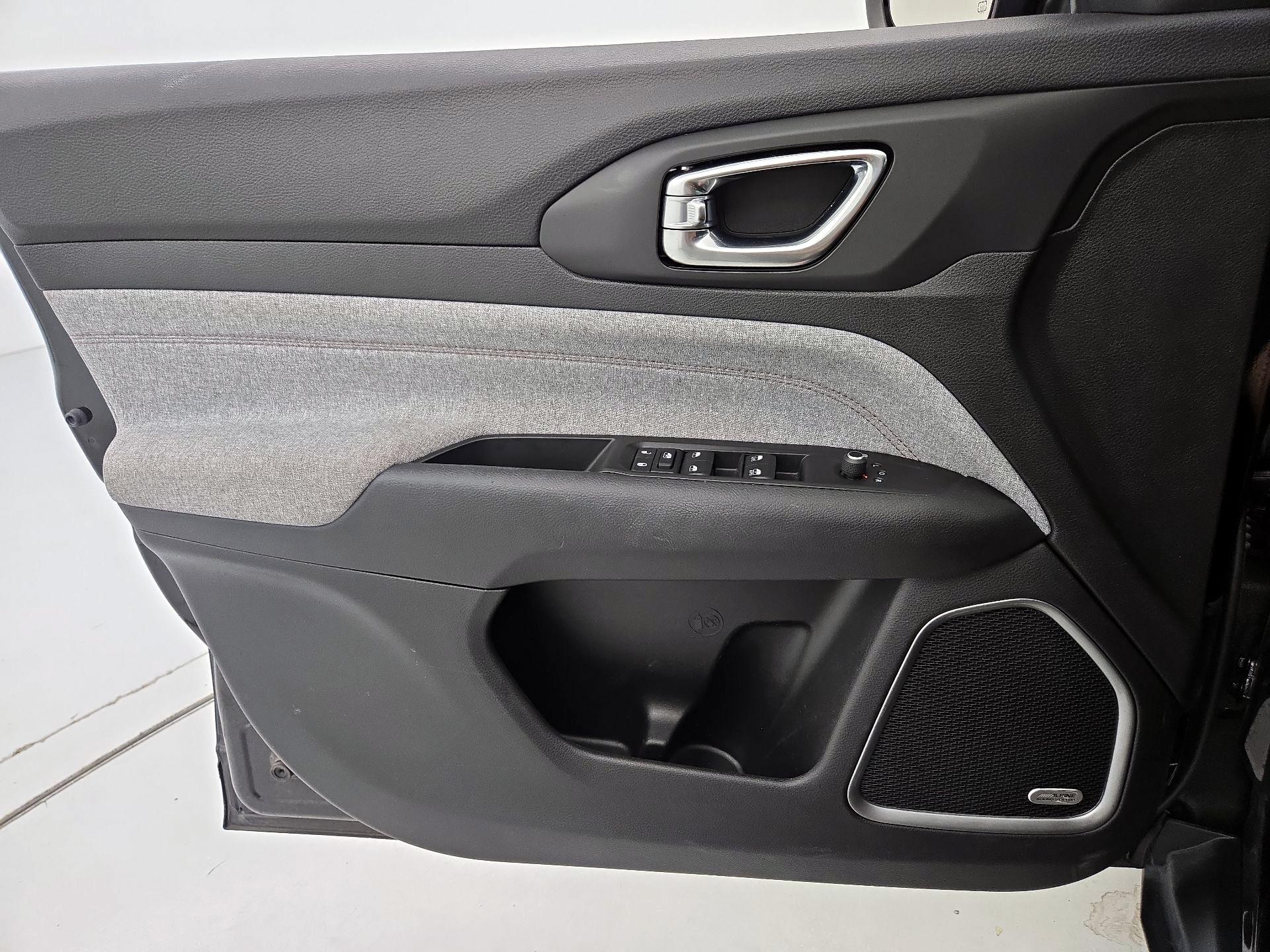 Thumbnail: 2022 Jeep Compass - 12