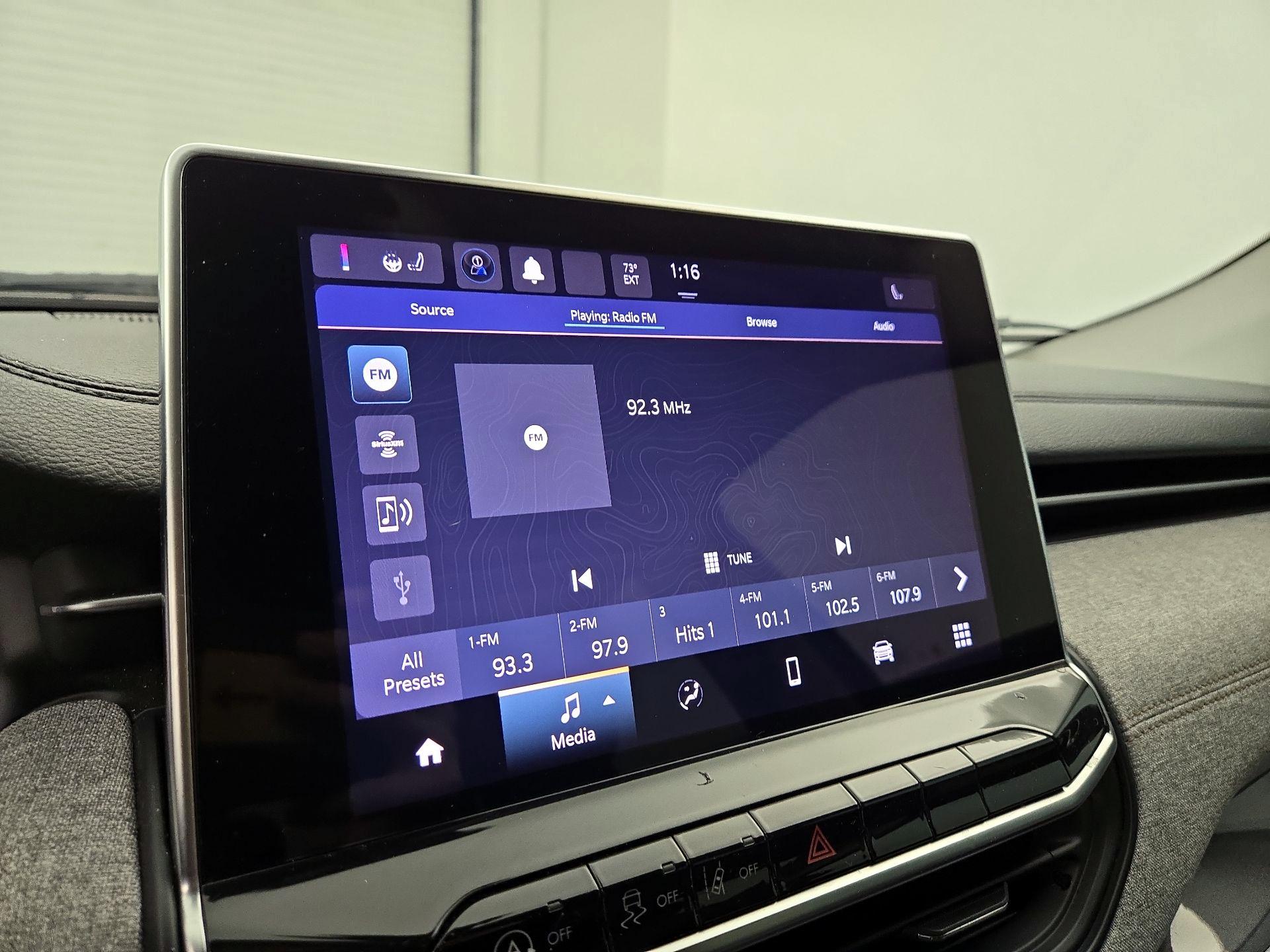 Thumbnail: 2022 Jeep Compass - 15