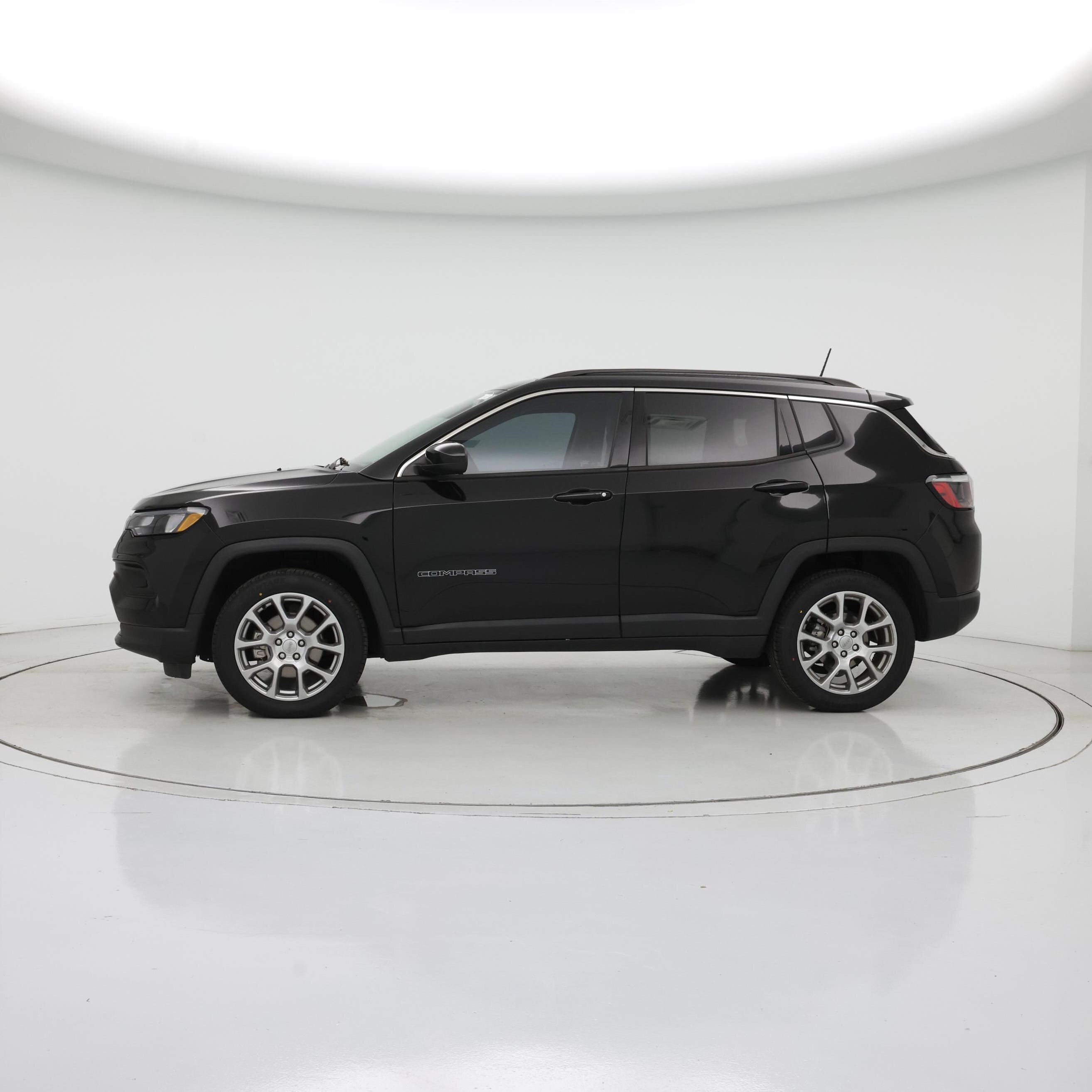 Thumbnail: 2022 Jeep Compass - 3