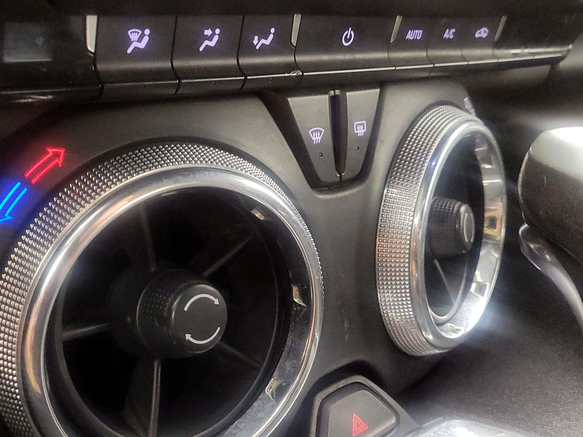 Thumbnail: 2020 Chevrolet Camaro - 15