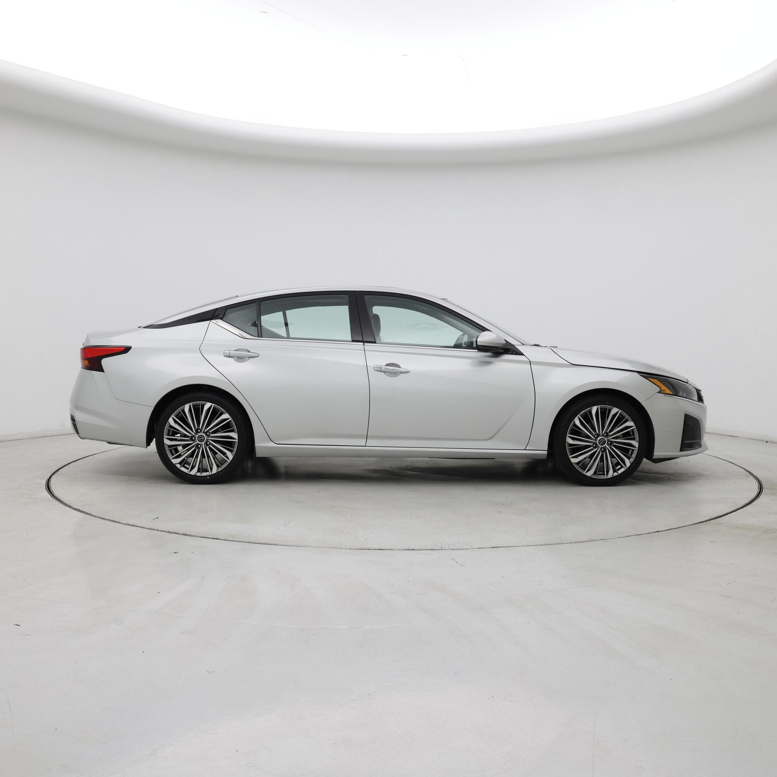 Thumbnail: 2023 Nissan Altima - 7