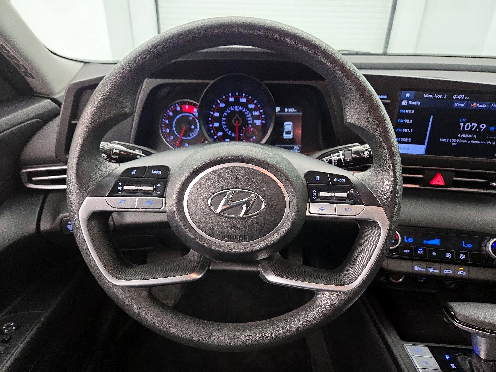 Thumbnail: 2023 Hyundai Elantra - 10