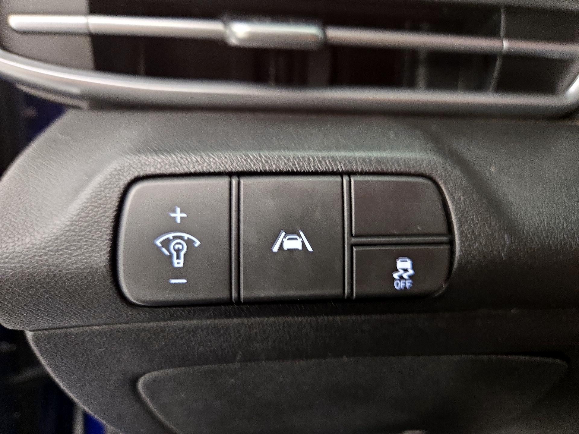 Thumbnail: 2023 Hyundai Elantra - 13