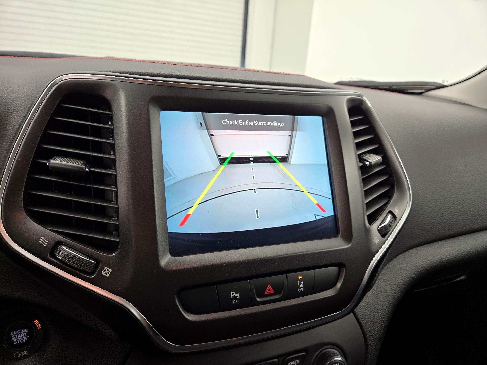 Thumbnail: 2022 Jeep Cherokee - 15