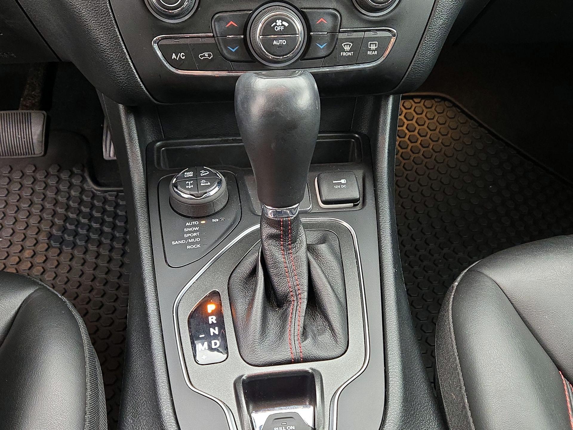 Thumbnail: 2022 Jeep Cherokee - 18