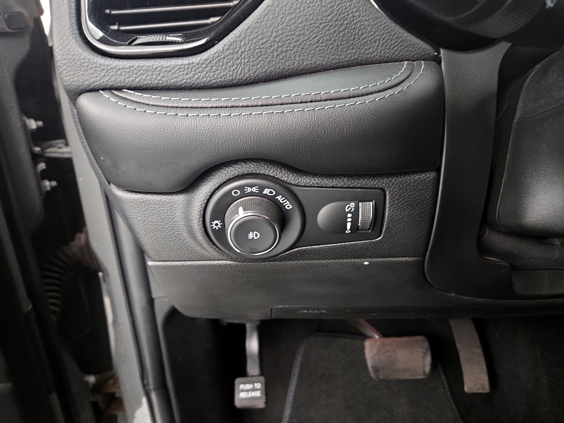 Thumbnail: 2021 Dodge Durango - 13