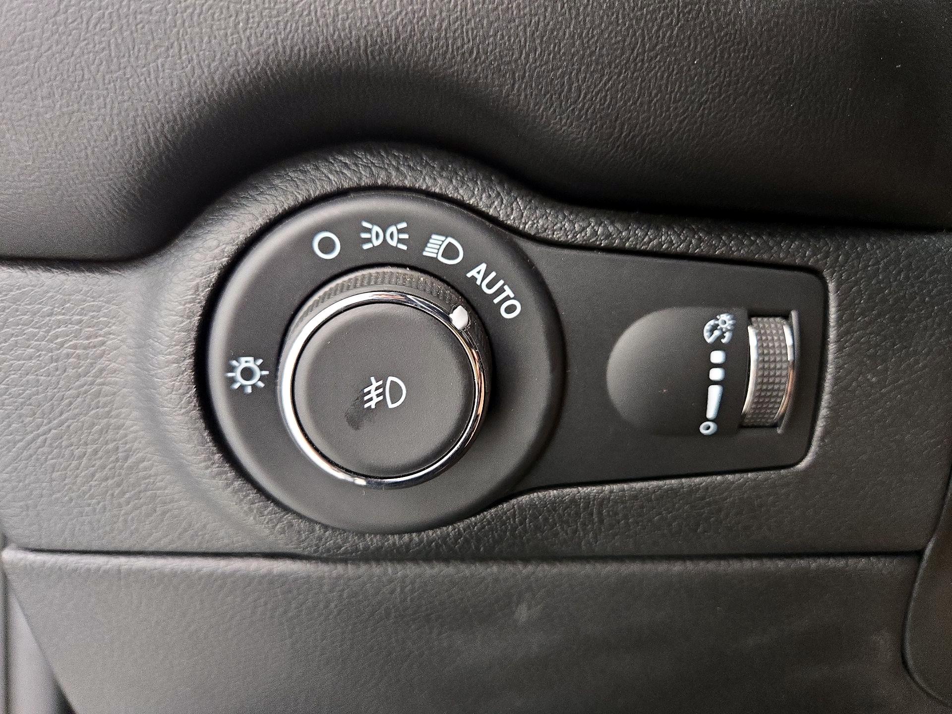 Thumbnail: 2022 Dodge Durango - 13