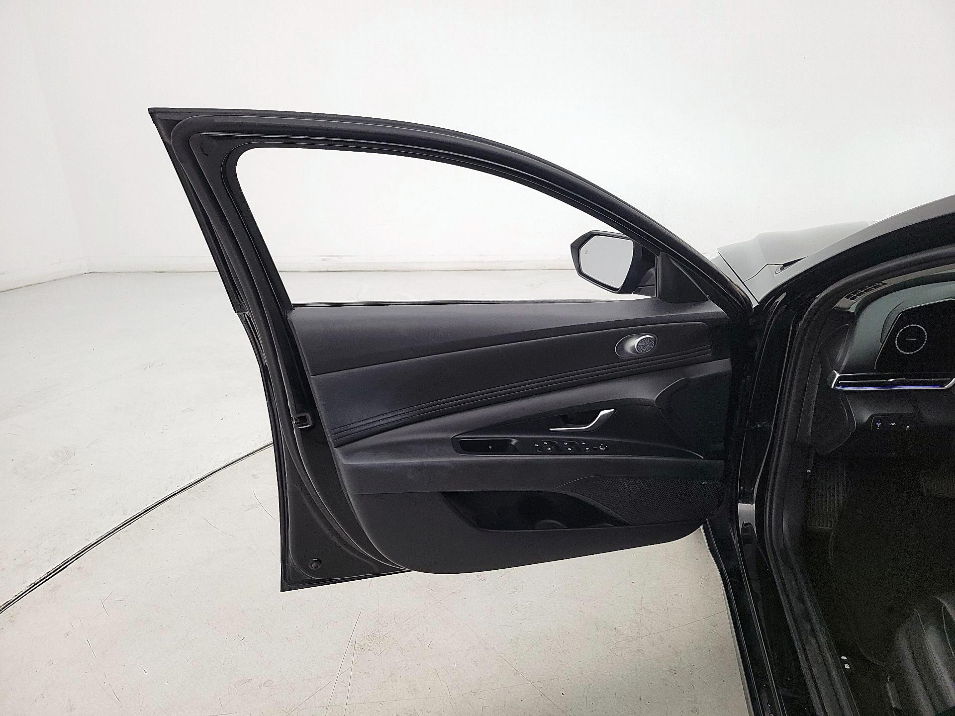 Thumbnail: 2023 Hyundai Elantra - 12