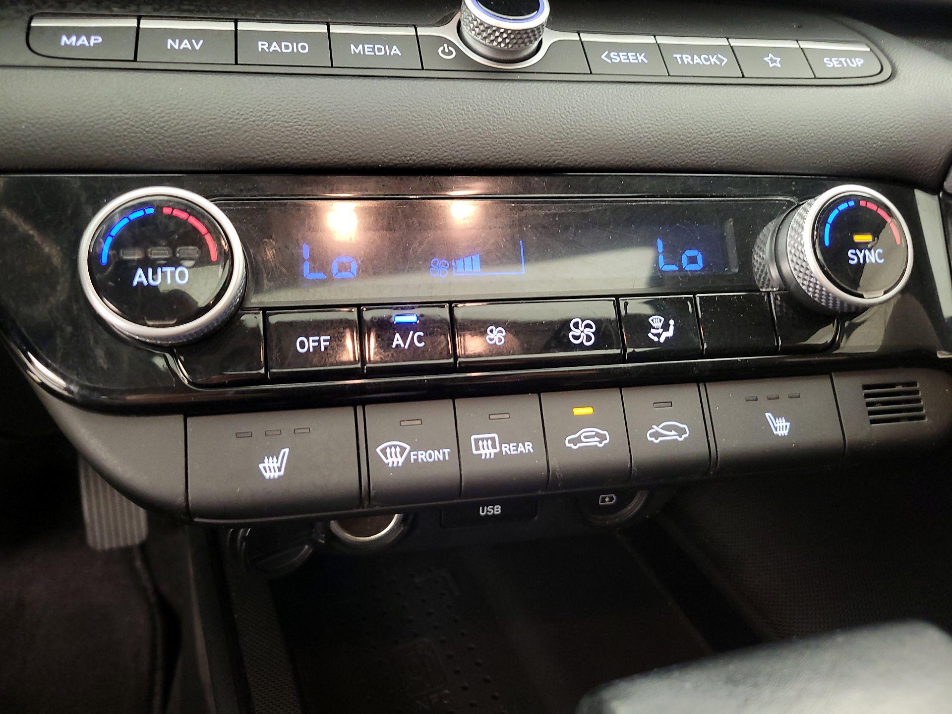 Thumbnail: 2023 Hyundai Elantra - 17