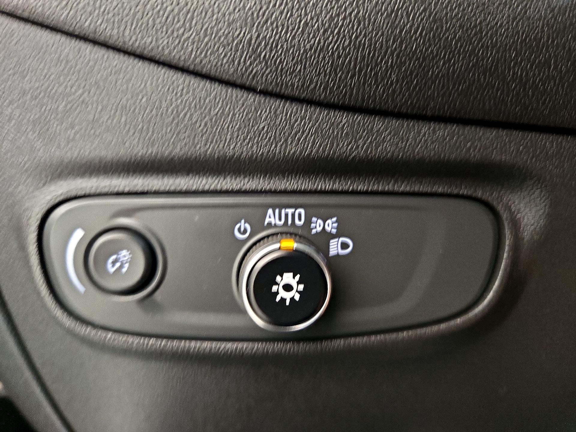 Thumbnail: 2022 Chevrolet Equinox - 13