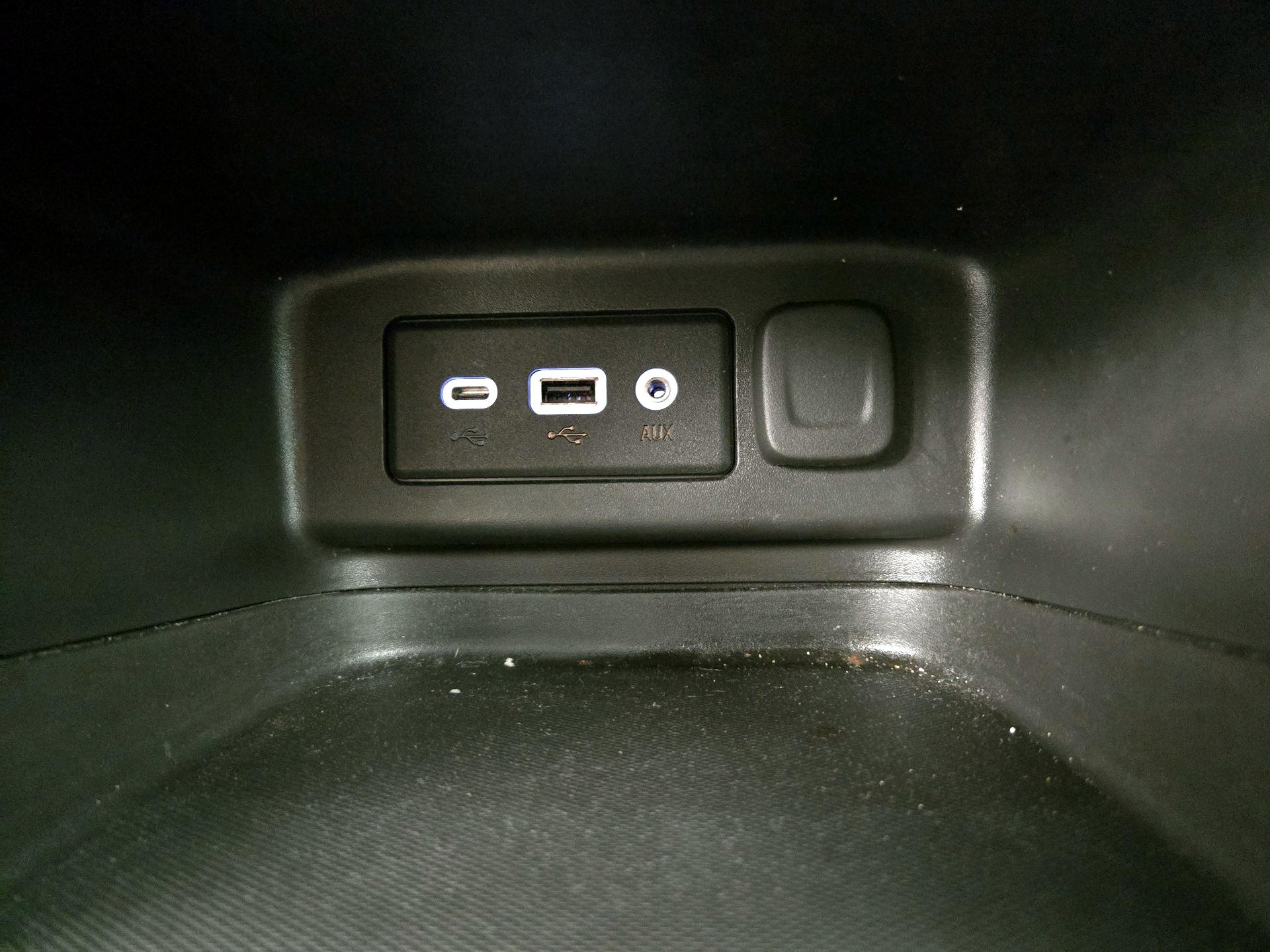 Thumbnail: 2022 Chevrolet Equinox - 18