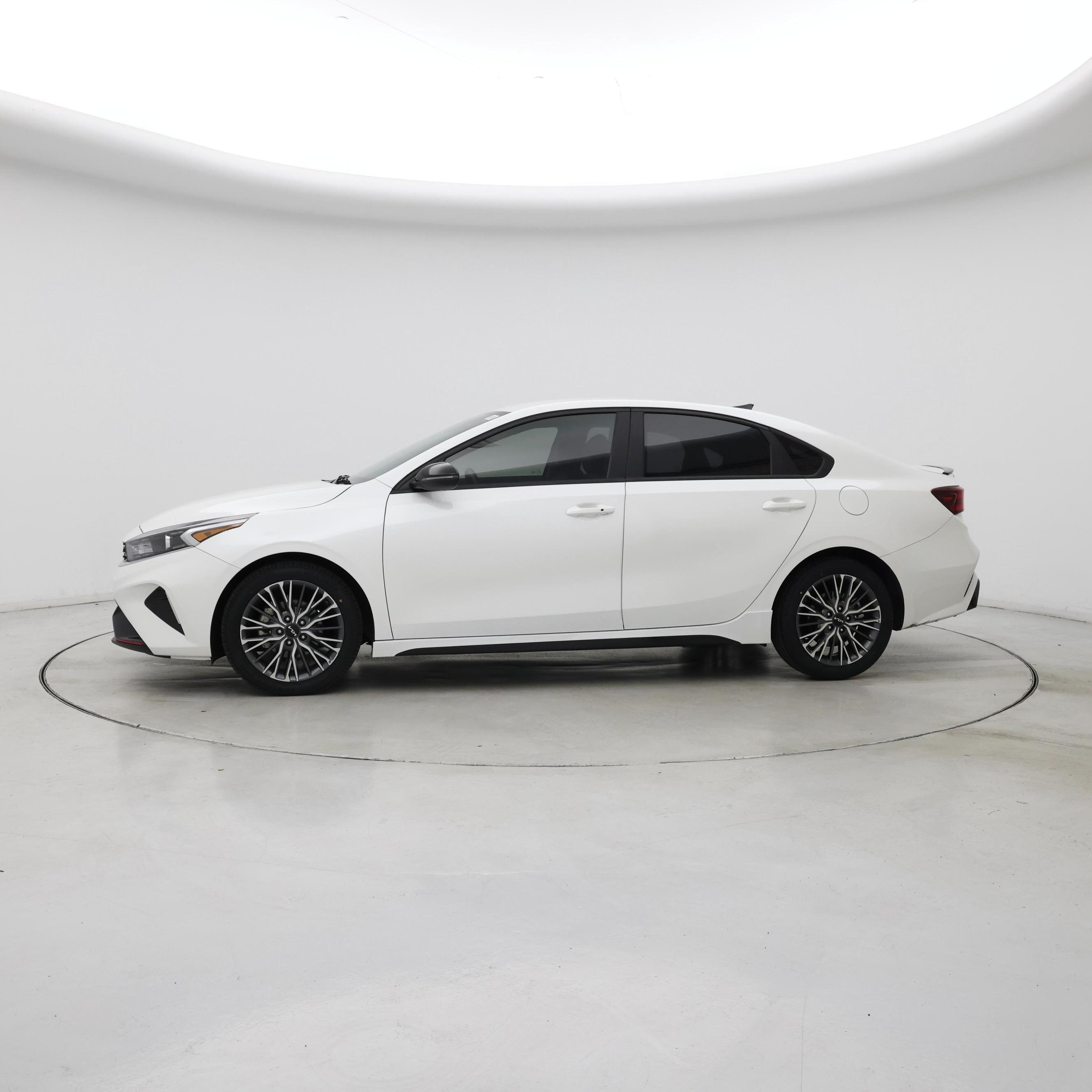 Thumbnail: 2023 Kia Forte - 3