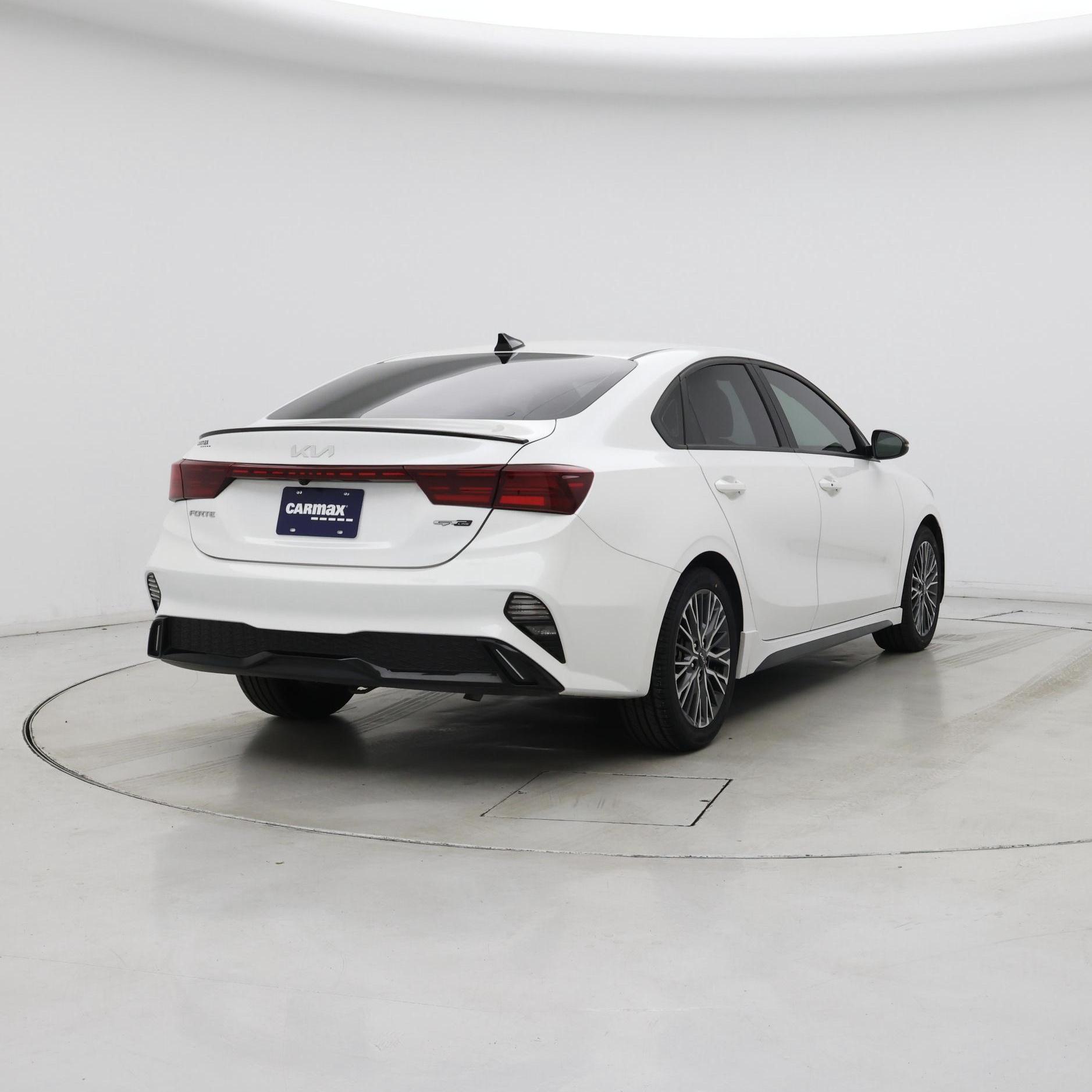 Thumbnail: 2023 Kia Forte - 8