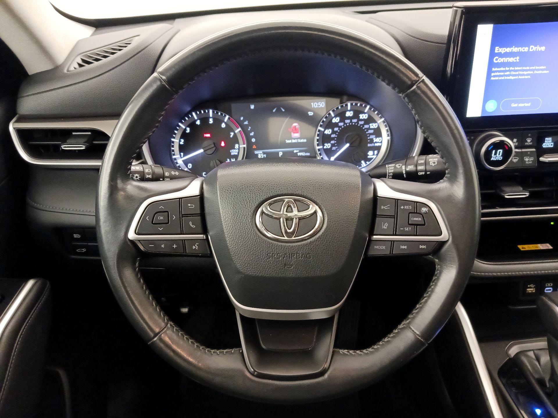 Thumbnail: 2023 Toyota Highlander - 10