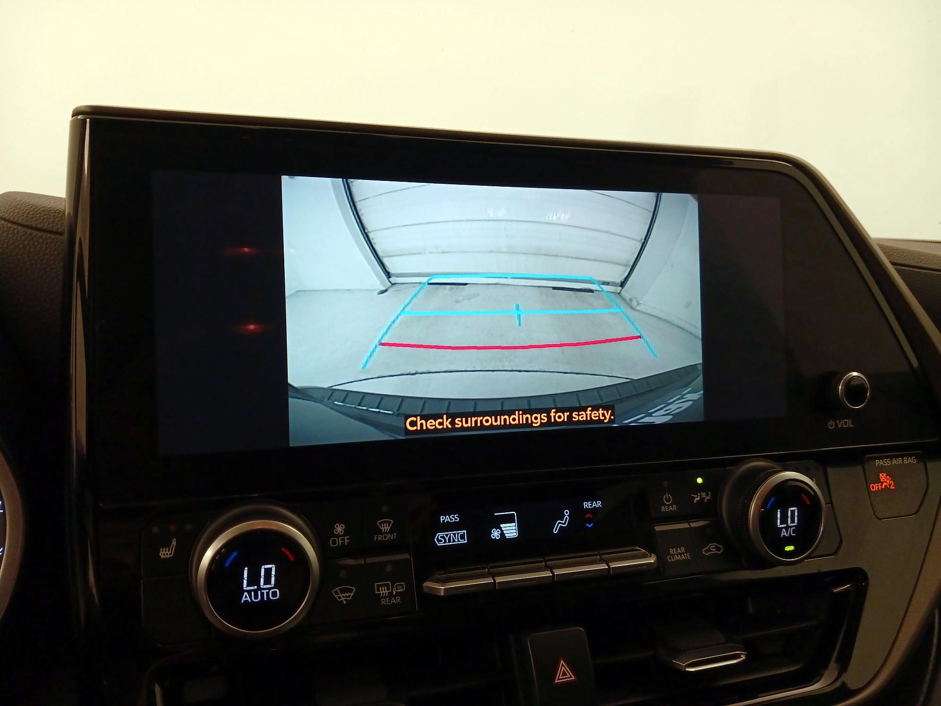 Thumbnail: 2023 Toyota Highlander - 14