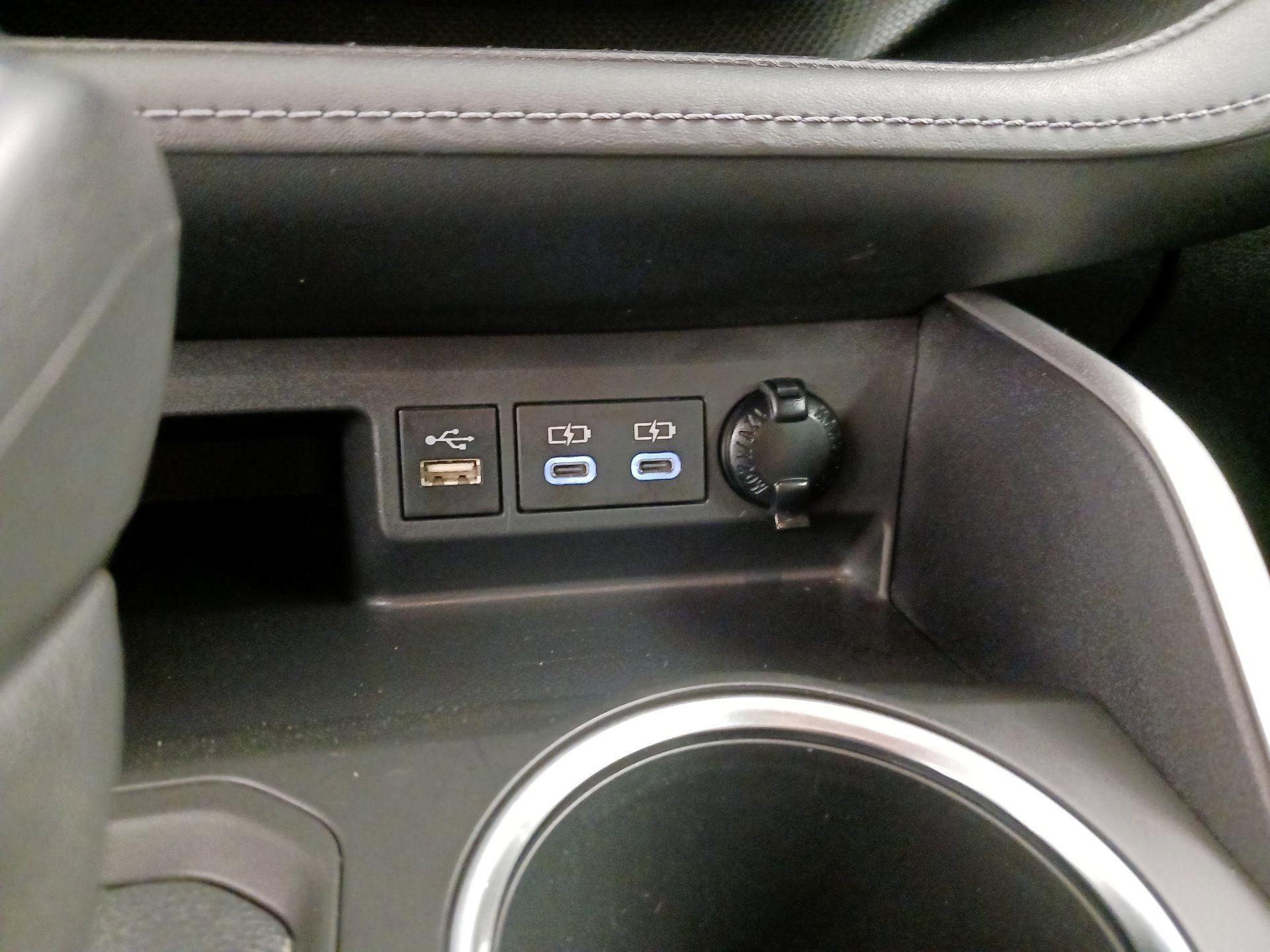 Thumbnail: 2023 Toyota Highlander - 18