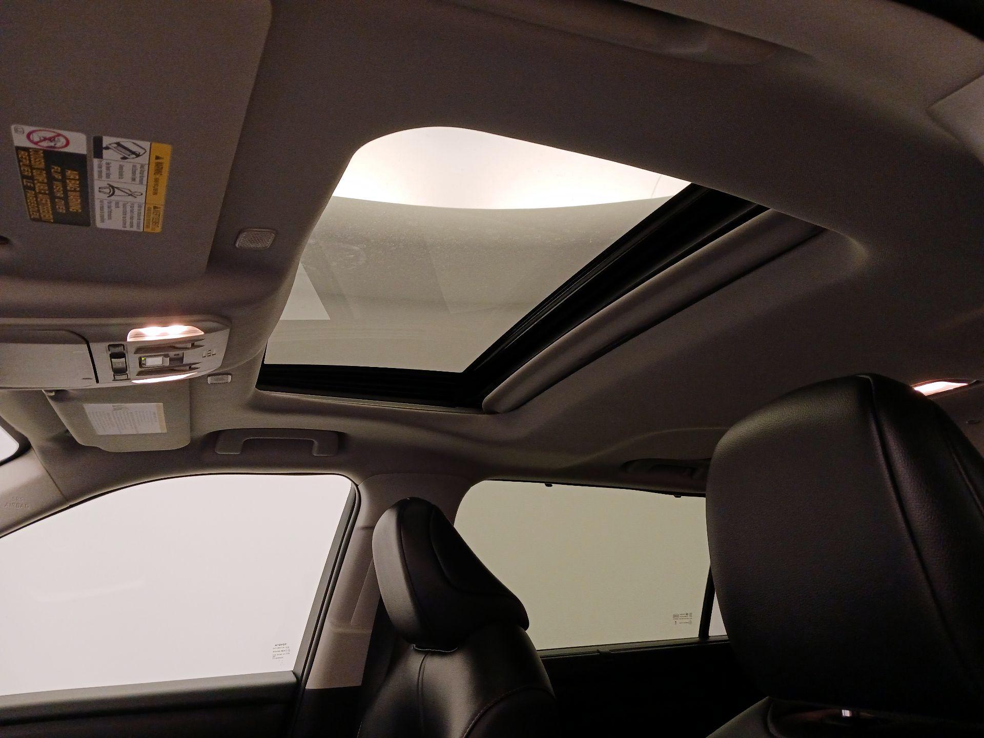 Thumbnail: 2023 Toyota Highlander - 19