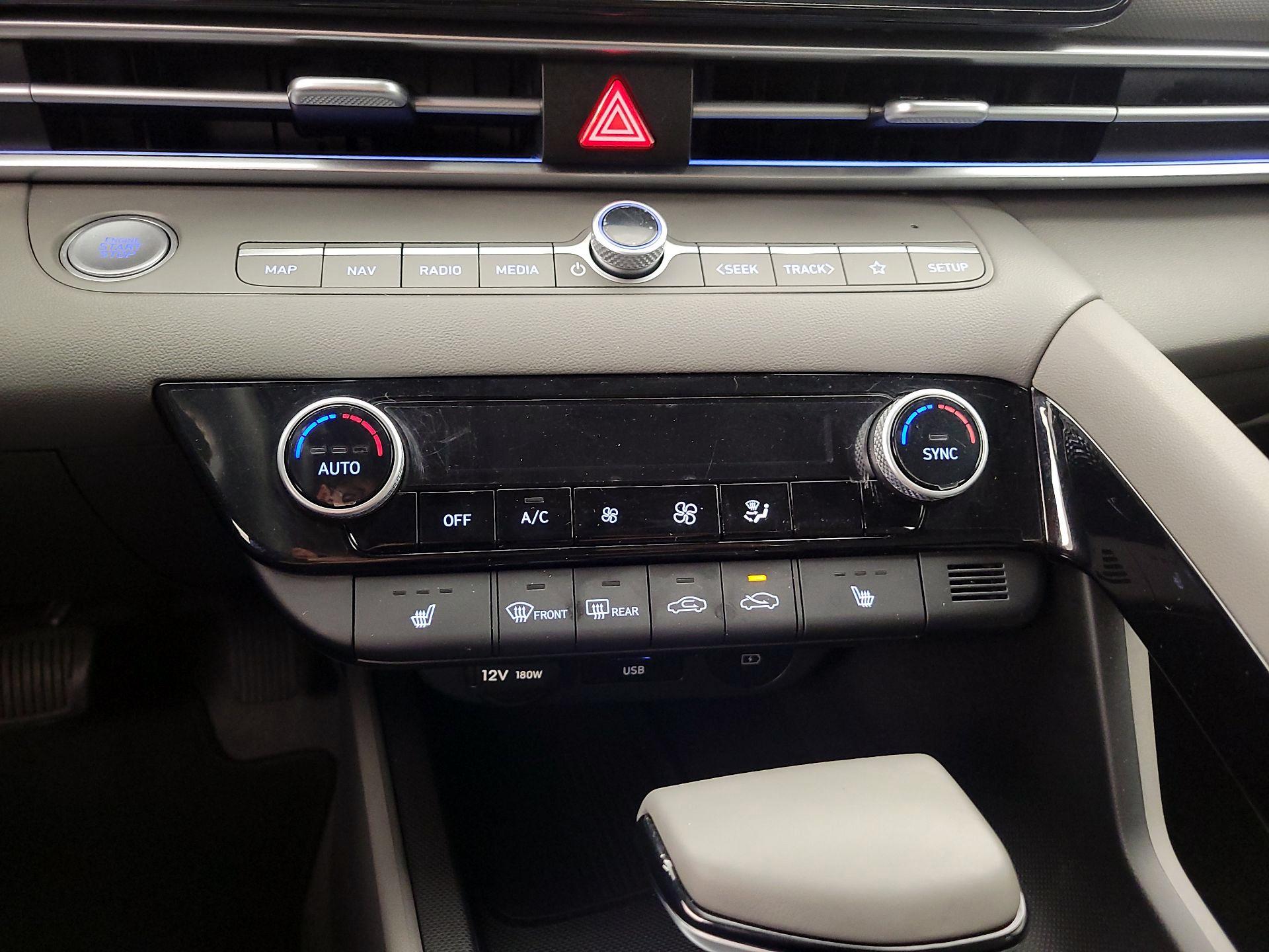 Thumbnail: 2024 Hyundai Elantra - 17