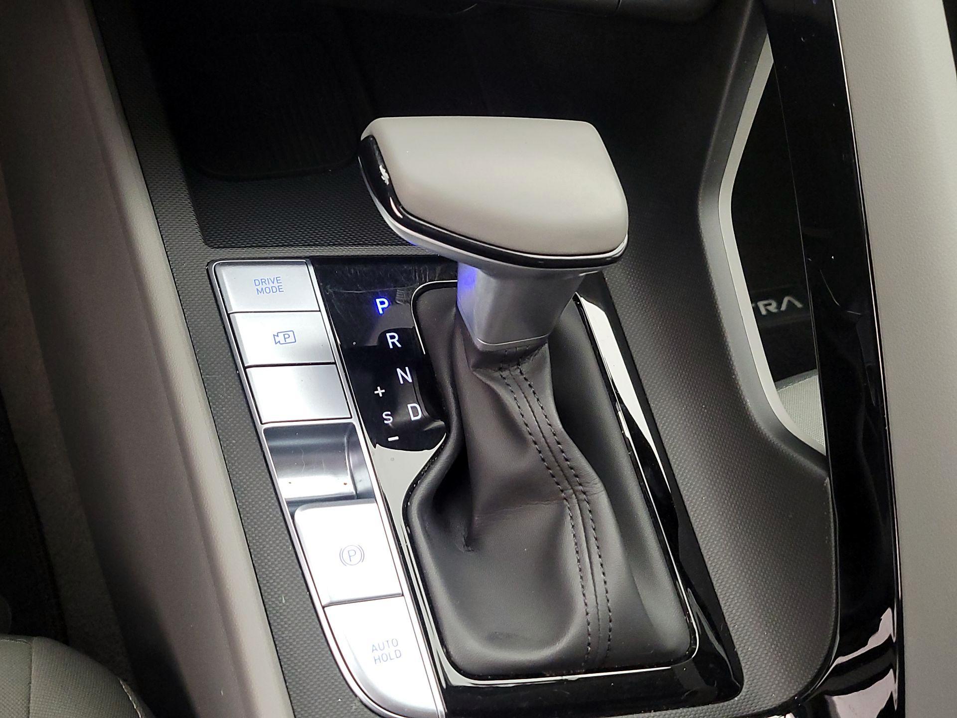 Thumbnail: 2024 Hyundai Elantra - 18