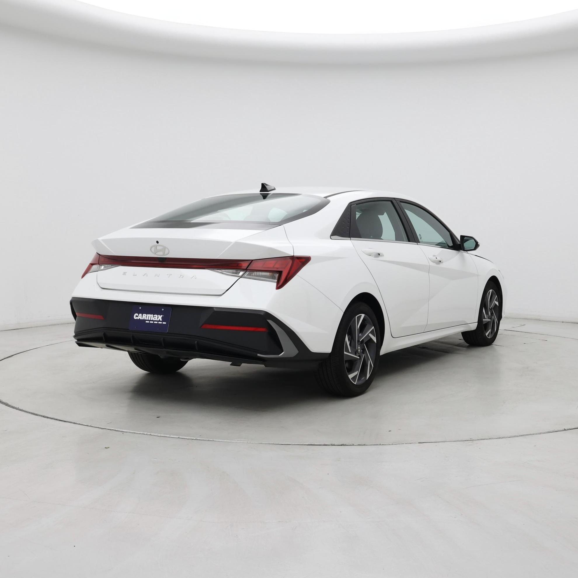 Thumbnail: 2024 Hyundai Elantra - 8