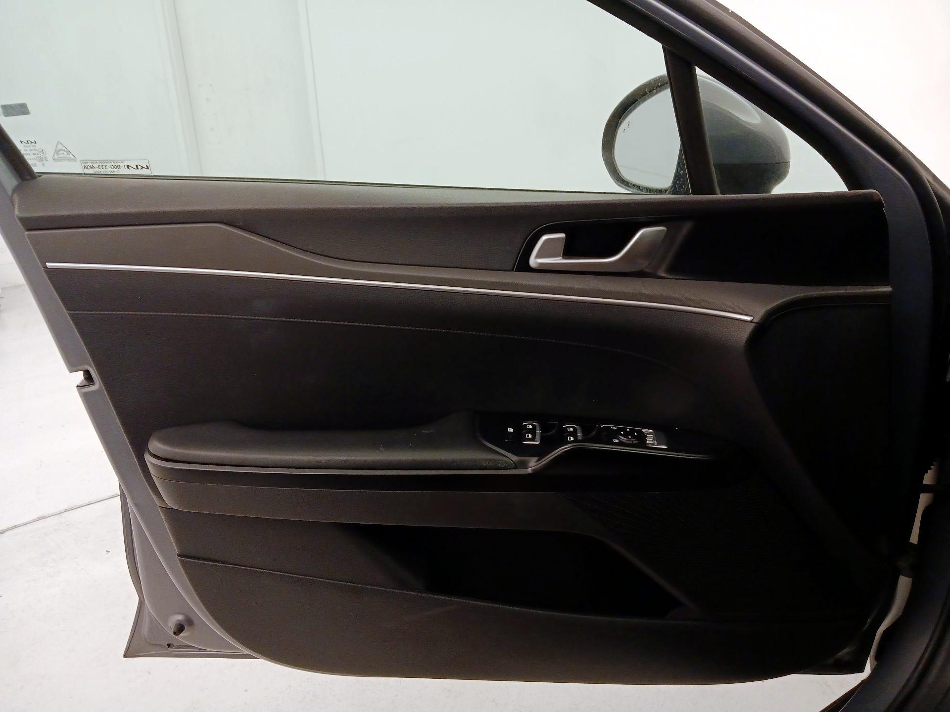 Thumbnail: 2022 Kia K5 - 12