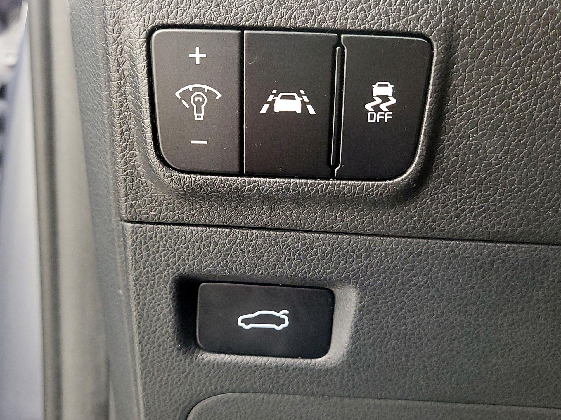 Thumbnail: 2022 Kia K5 - 13