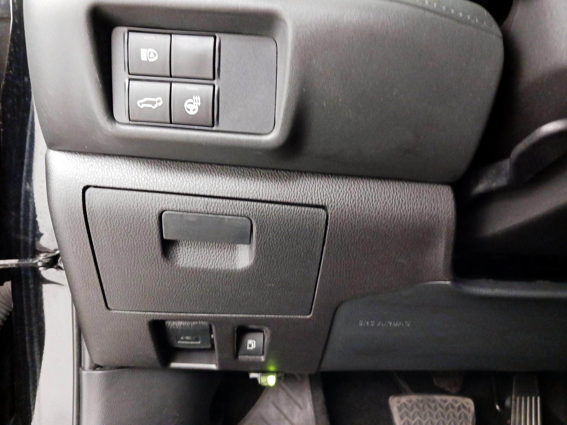 Thumbnail: 2021 Toyota Highlander - 13