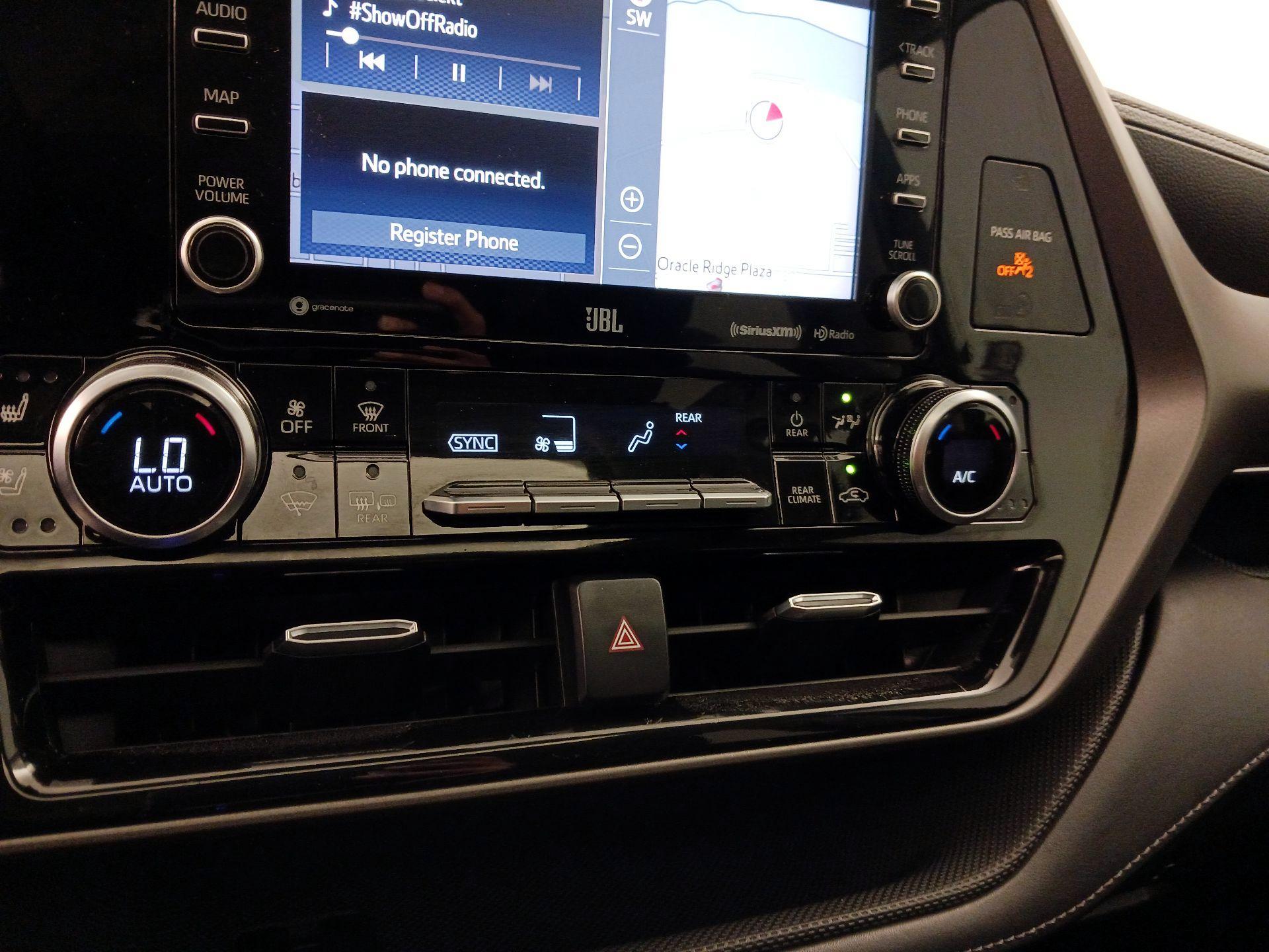 Thumbnail: 2021 Toyota Highlander - 17