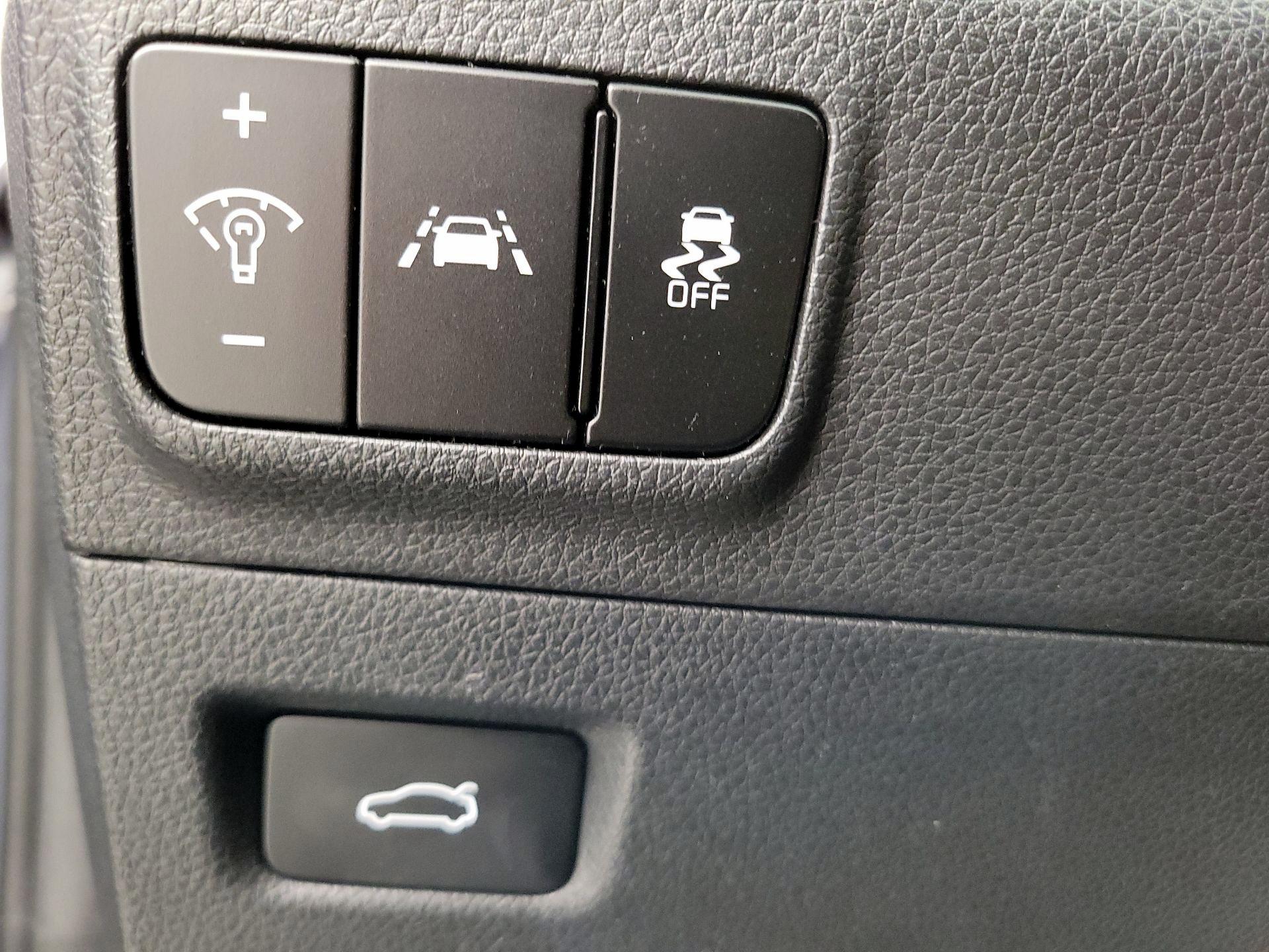 Thumbnail: 2022 Kia K5 - 13