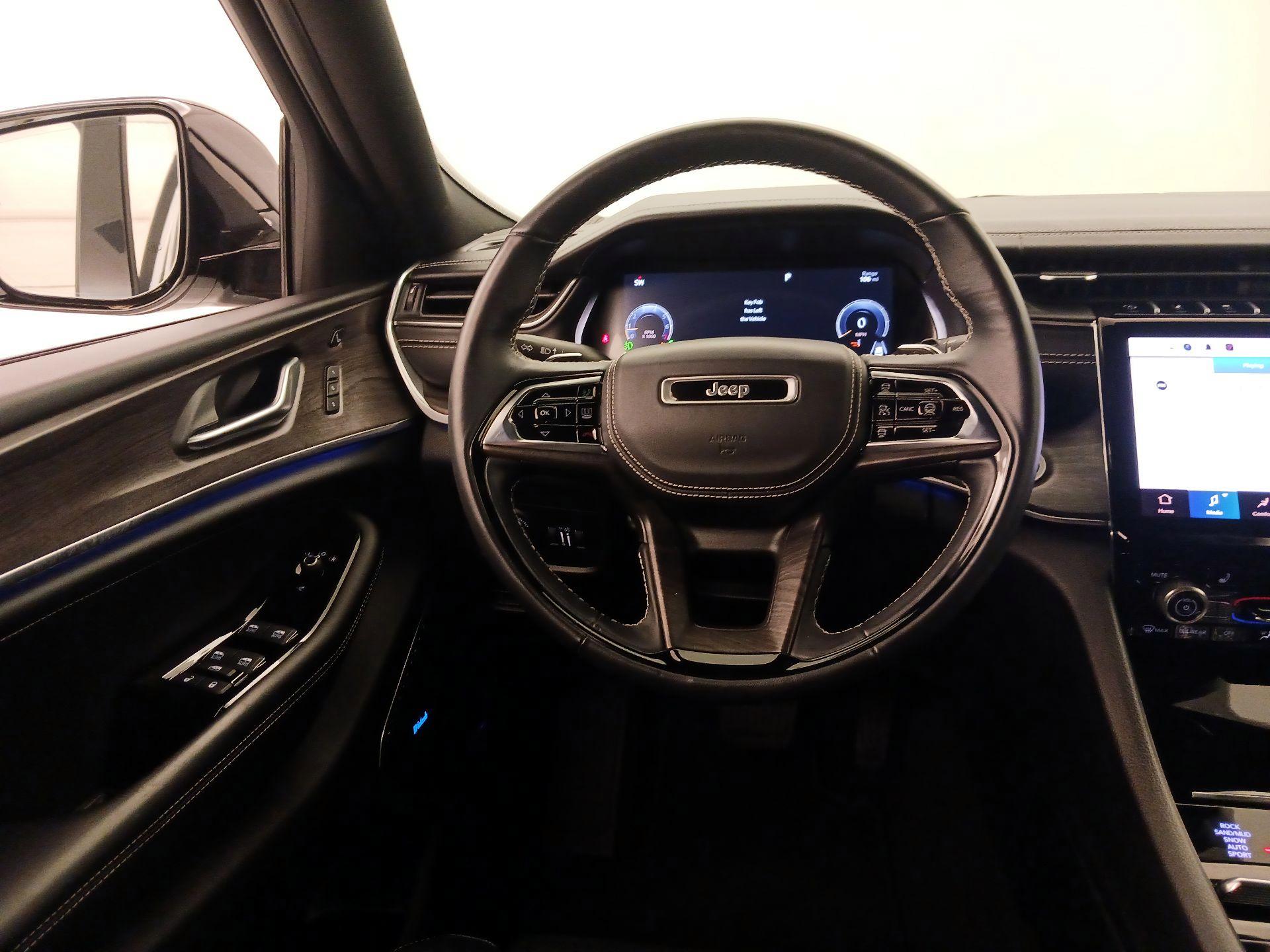 Thumbnail: 2022 Jeep Grand Cherokee - 10