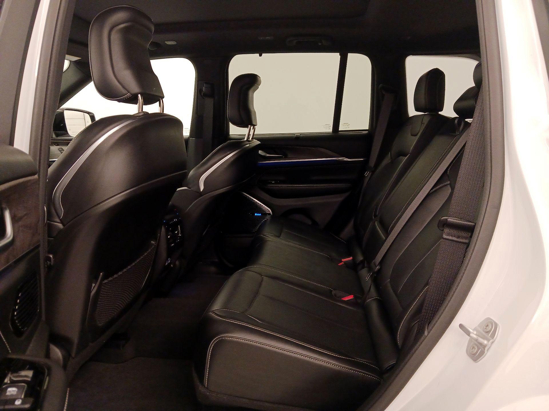 Thumbnail: 2022 Jeep Grand Cherokee - 20