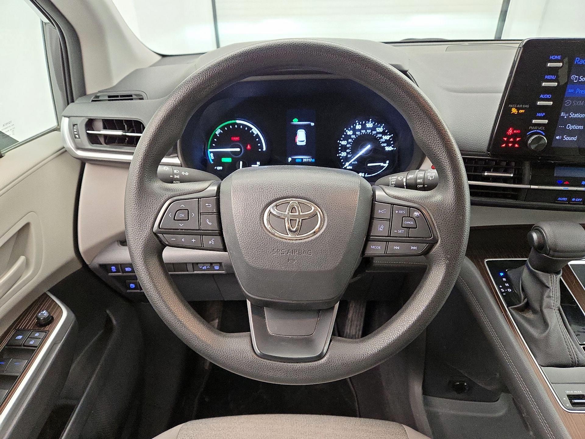 Thumbnail: 2023 Toyota Sienna - 10