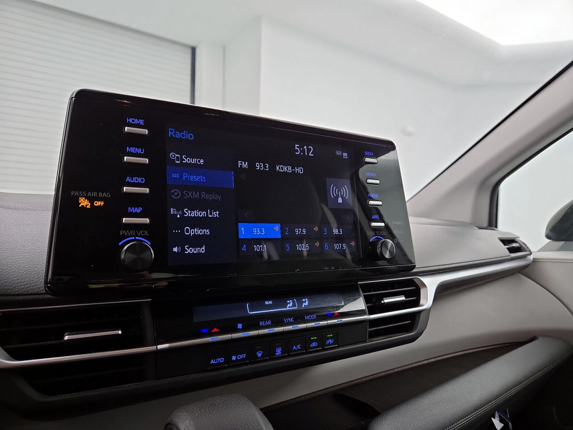 Thumbnail: 2023 Toyota Sienna - 15