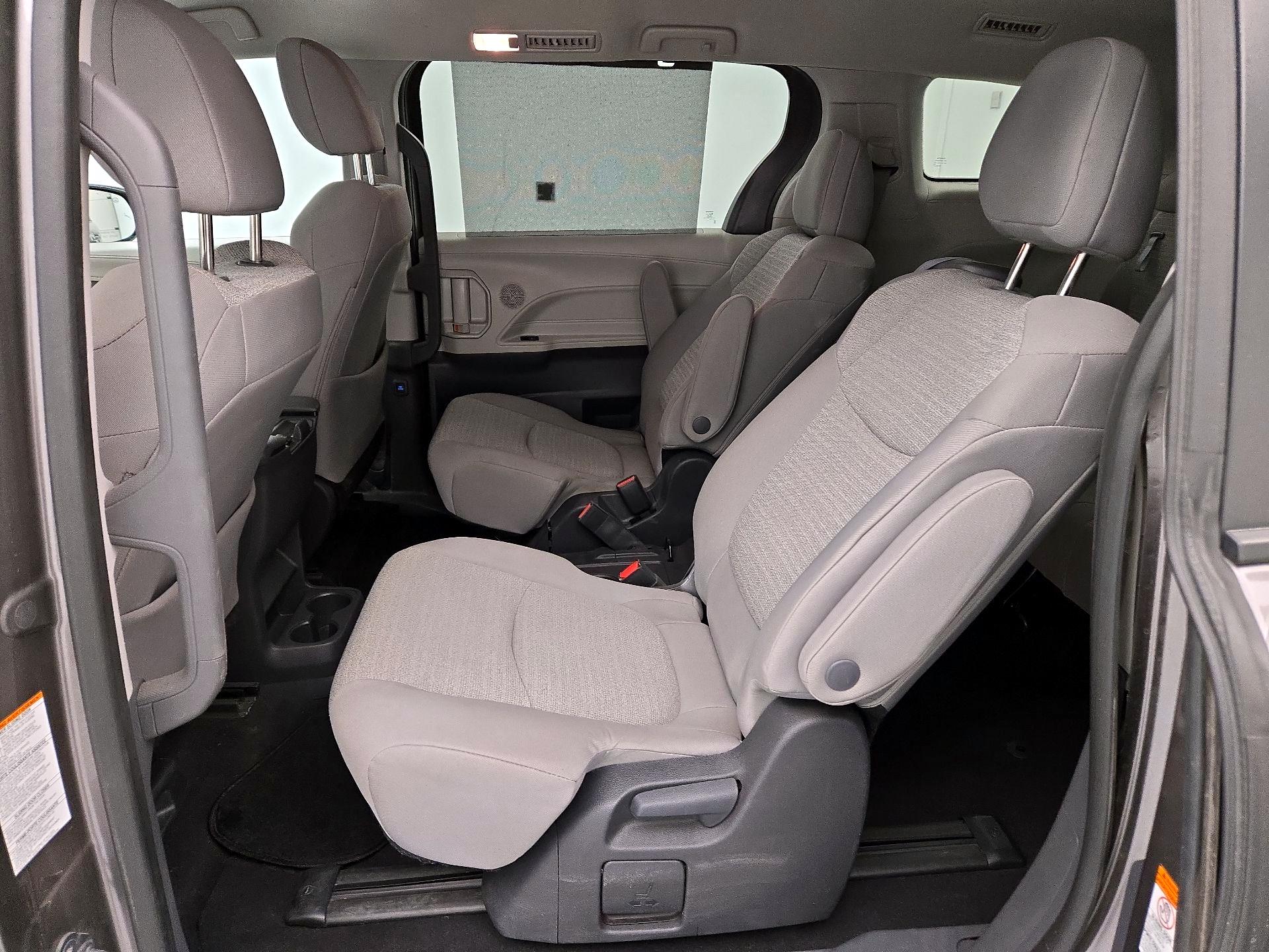 Thumbnail: 2023 Toyota Sienna - 19