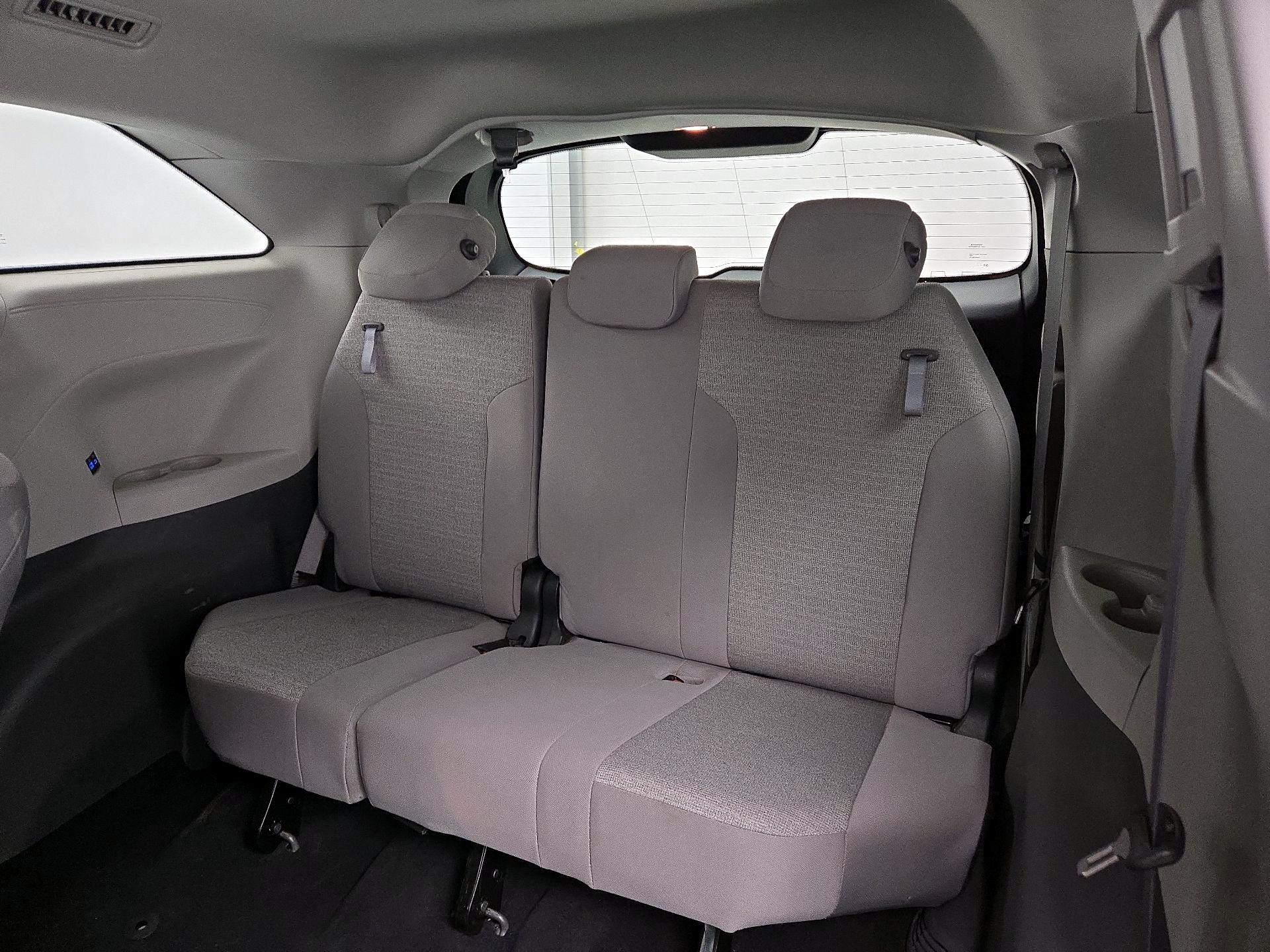 Thumbnail: 2023 Toyota Sienna - 20