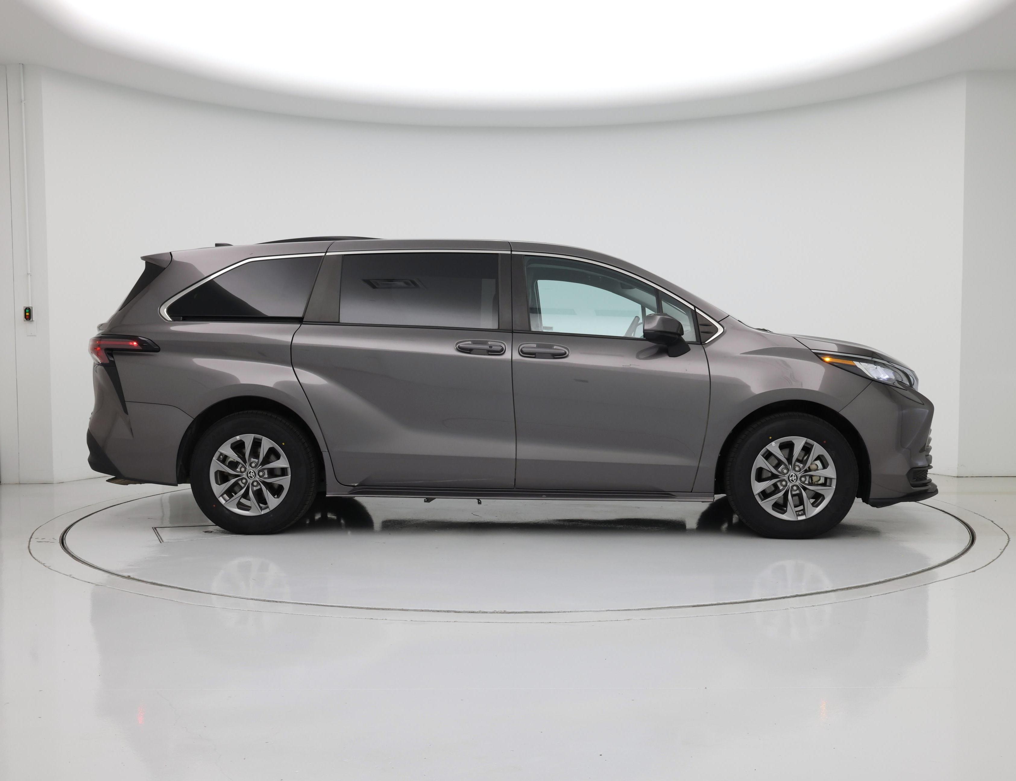 Thumbnail: 2023 Toyota Sienna - 7