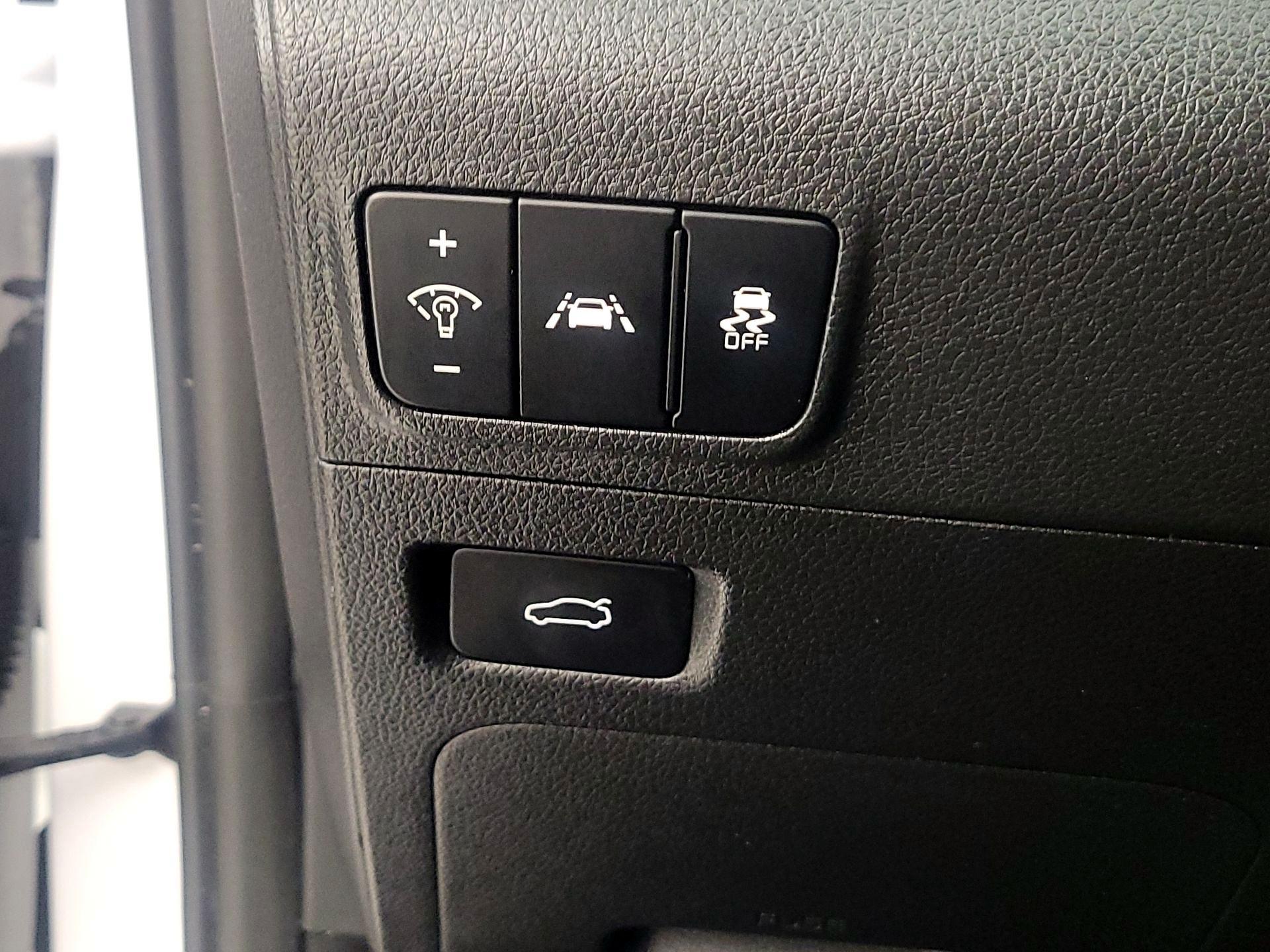 Thumbnail: 2022 Kia K5 - 13