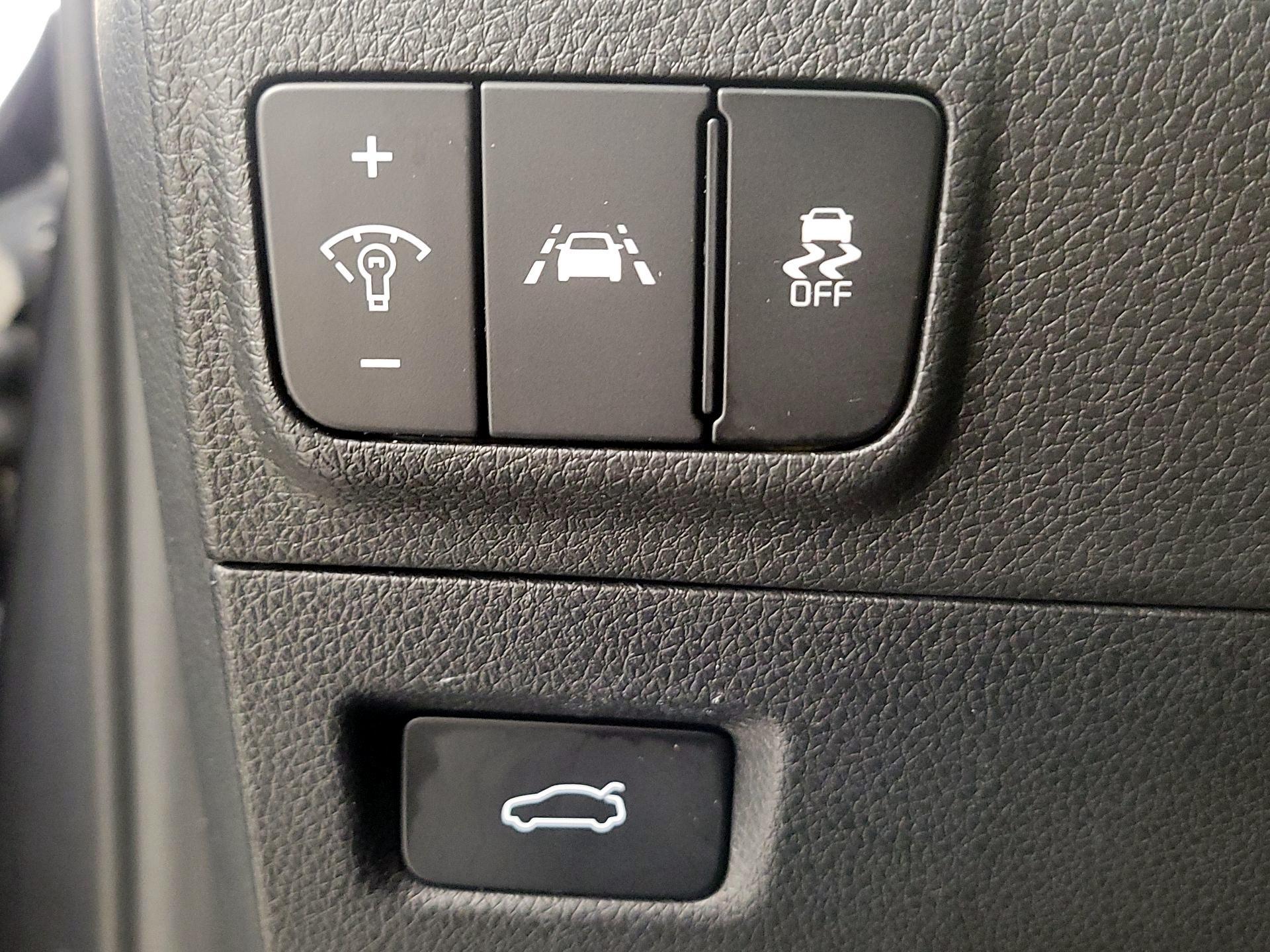 Thumbnail: 2022 Kia K5 - 13