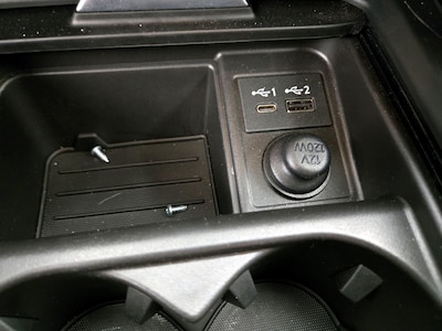 USB/AUX Ports