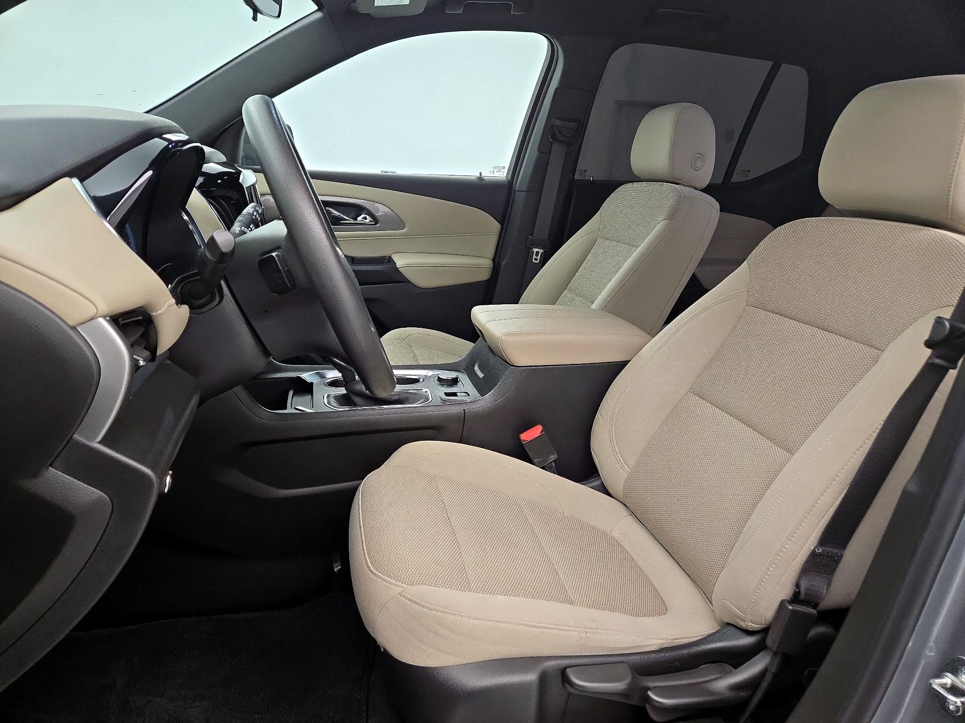 Thumbnail: 2023 Chevrolet Traverse - 11