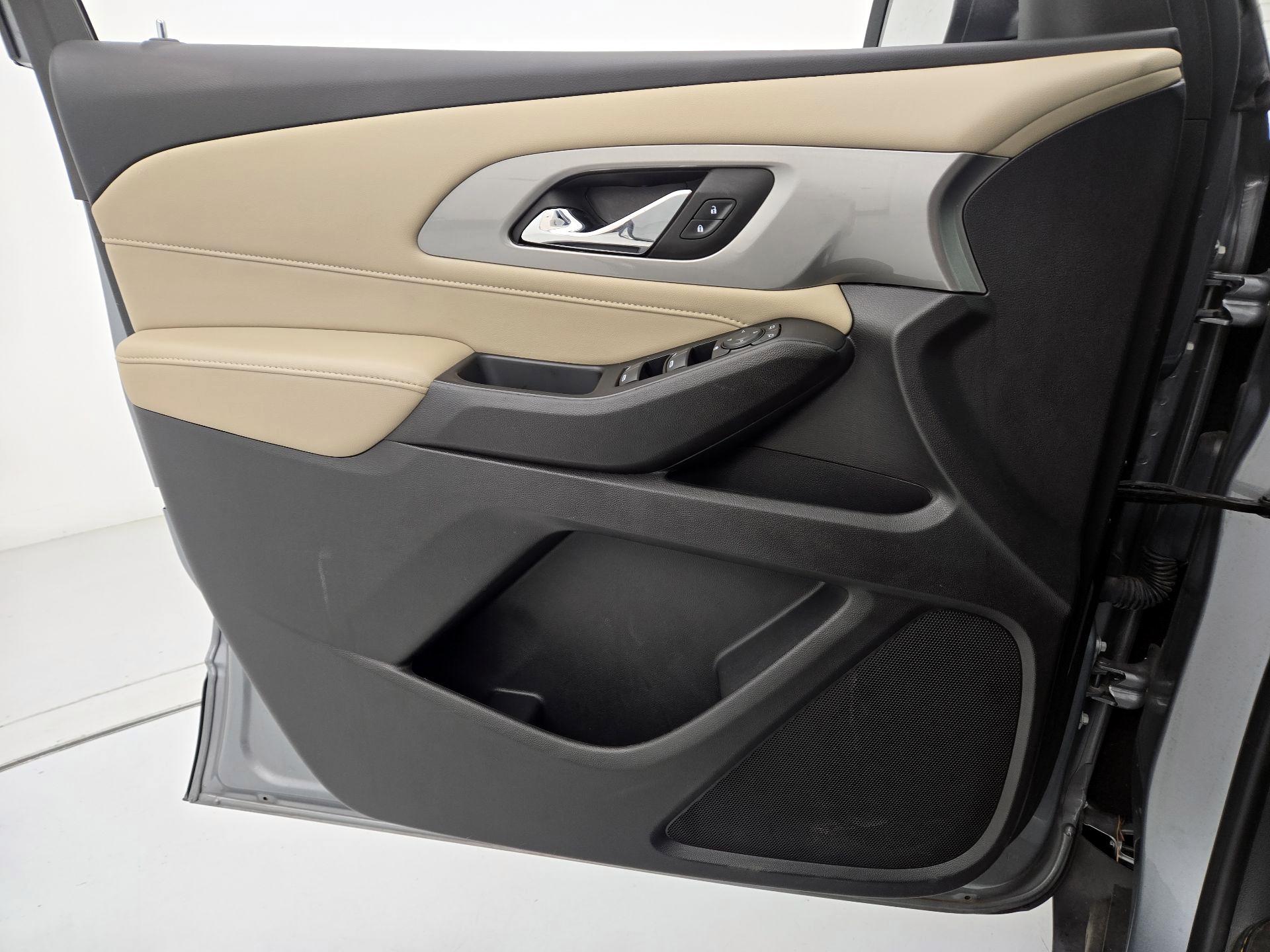 Thumbnail: 2023 Chevrolet Traverse - 12