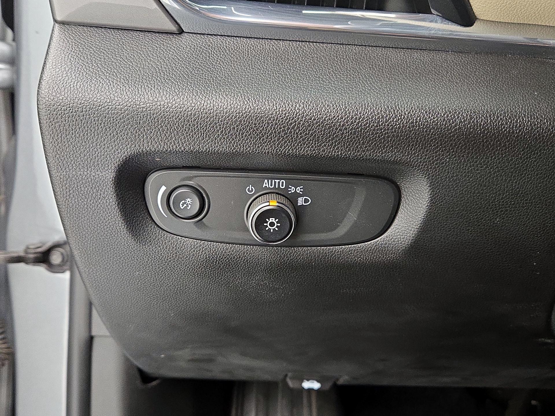 Thumbnail: 2023 Chevrolet Traverse - 13