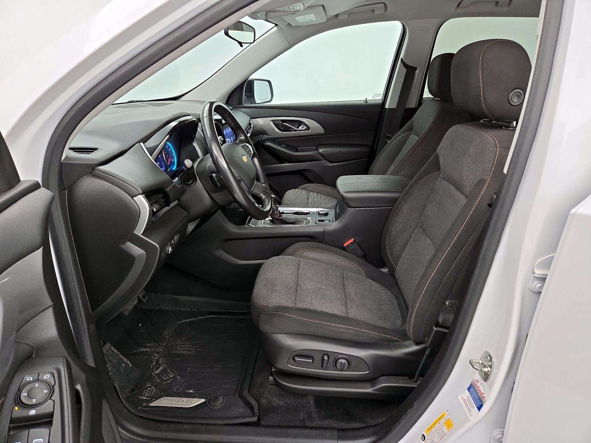 Thumbnail: 2021 Chevrolet Traverse - 11